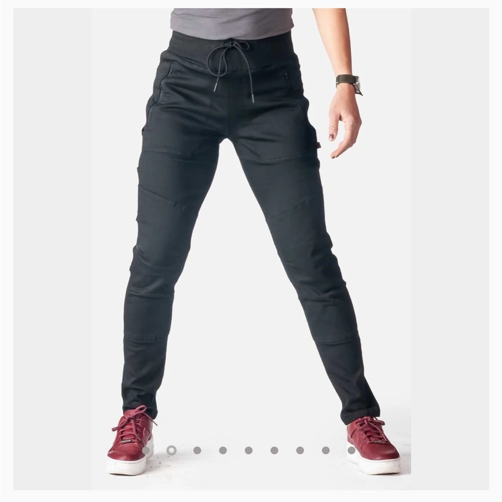 Dovetail Workwear Christa DIY Black Performance Modal. Size 10/12, 31 inseam